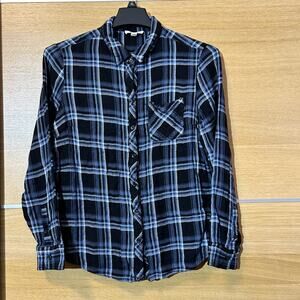 Beachlunchlounge: black & blue plaid long sleeve button-down shirt women's sz L